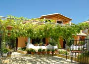 Holiday House “Paradise Nest” in Agios Georgios South